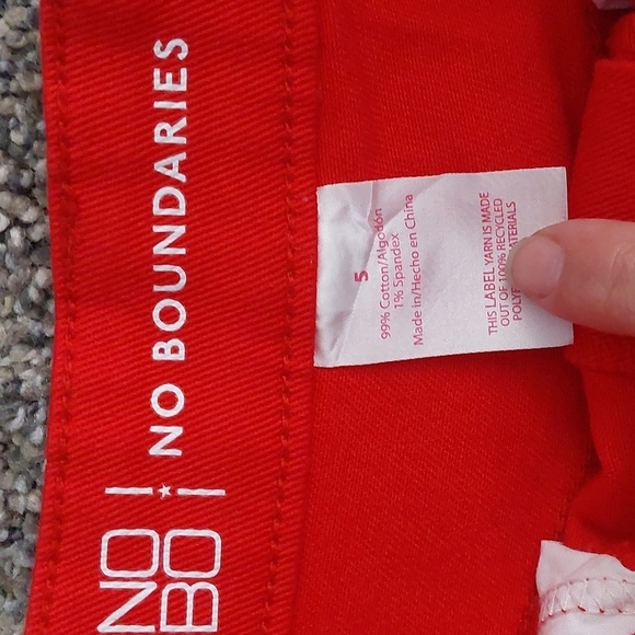 No Boundaries Red Seamed Denim Shorts New Sz 5 - Picture 5 of 5